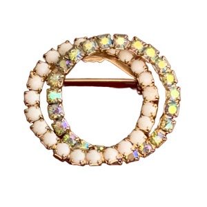 Vintage Interlocking Circles Brooch